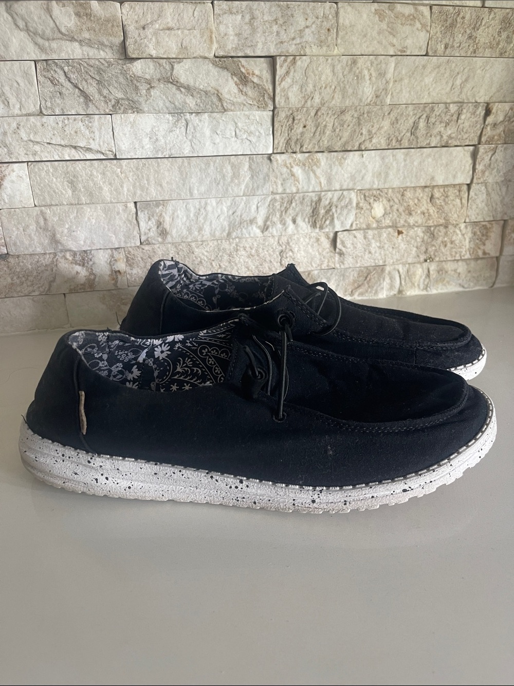 $60 HEY DUDE Women Wendy Basic, Black Odyssey, Size 10
